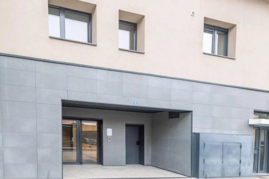 Apartment with balcony near downtown