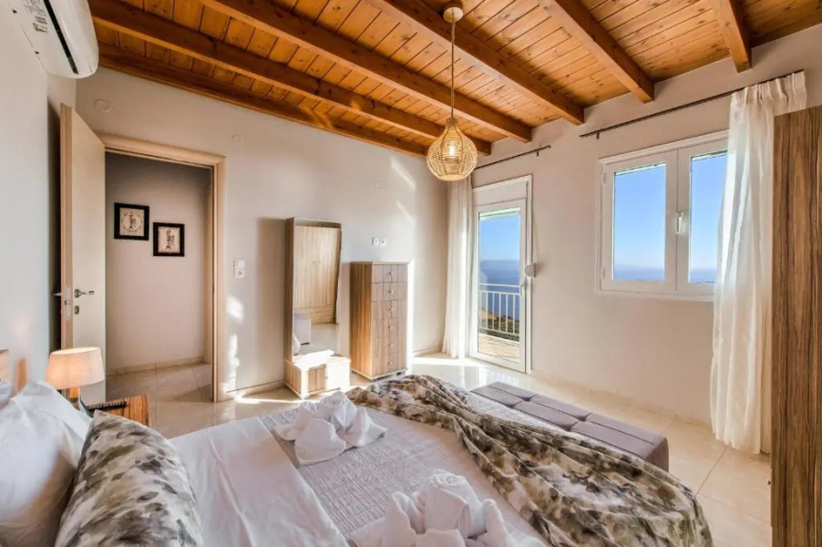 Tranquil sea view villa with private pool, just 2km from the beach!