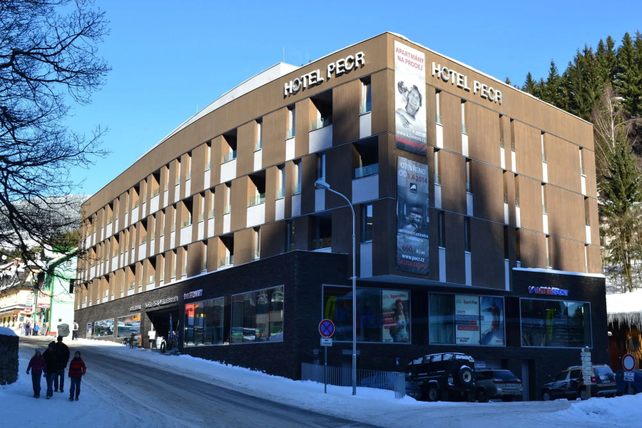 Hotel Pecr Well