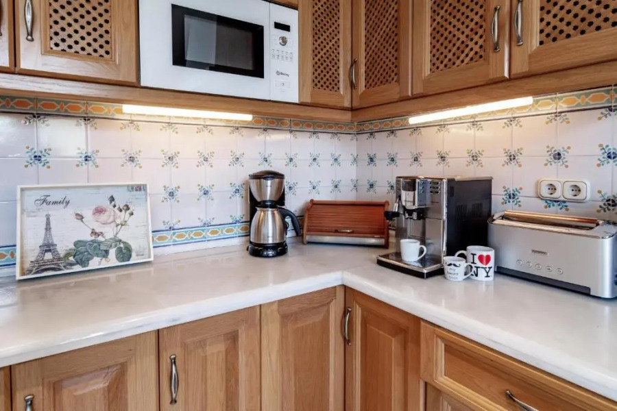 LAP- 3 bed apartment on the beach. Families only