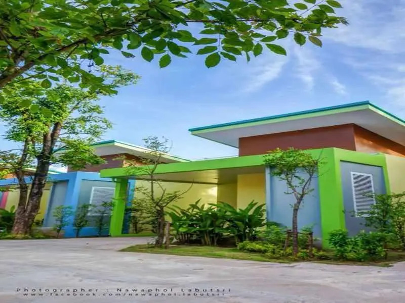 Check in Hotel and Resort