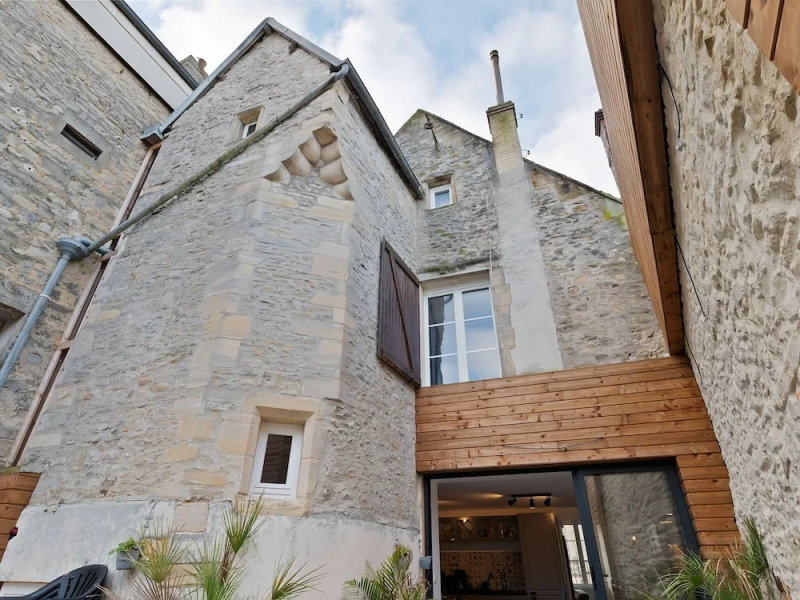 Fascinating Apartment in Bayeux With Communal Terrace/living Room and Kitchen