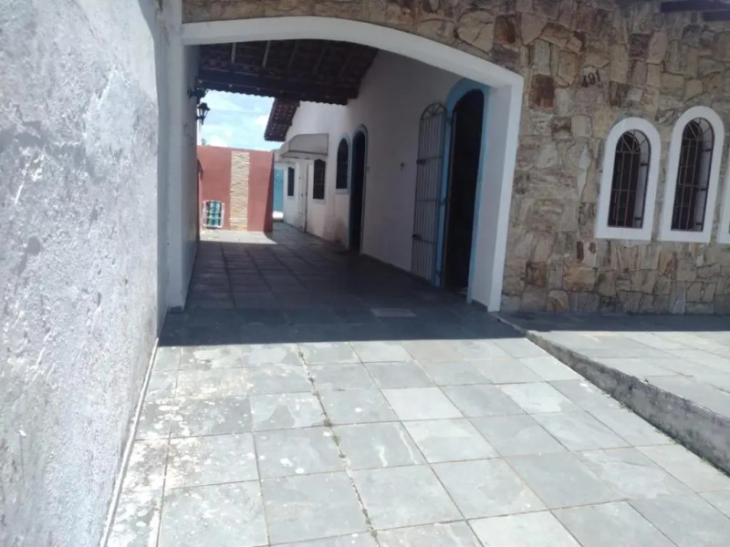 Casa em Peruibe 3 dormitórios sendo 1 suite
