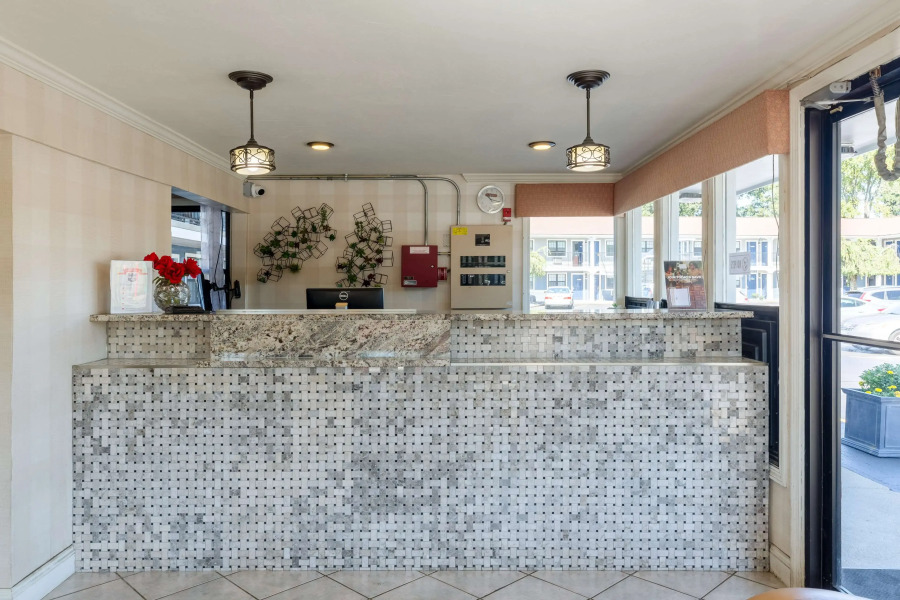 Knights Inn North Attleboro