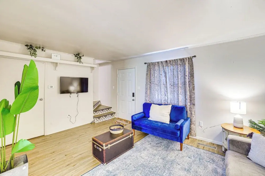 Chic Farmhouse, 3Mi to Lake-pet Friendly & Golfing