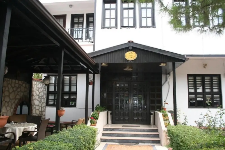 Uz Hotel