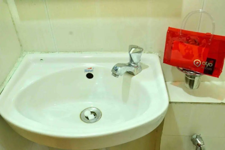 OYO Rooms Bhawarkuan Square