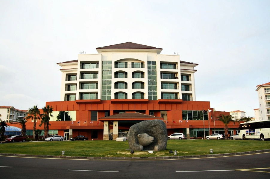 Raon Hotel & Resort