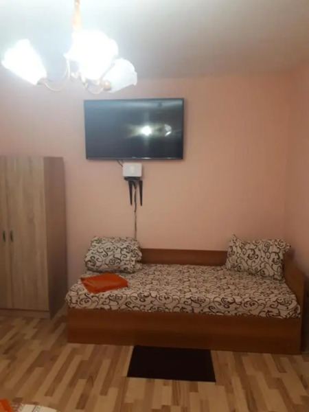apartament 2 camere semidecomandat "LA GICU"