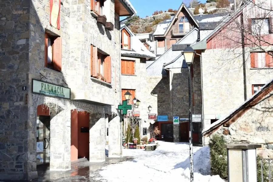 Foratata by Keywii. 6paxs. Sallent de Gallego