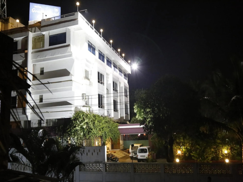 OYO 2726 Hotel Elegant