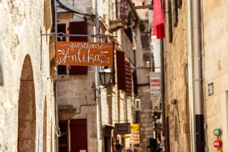 Antika Guesthouse