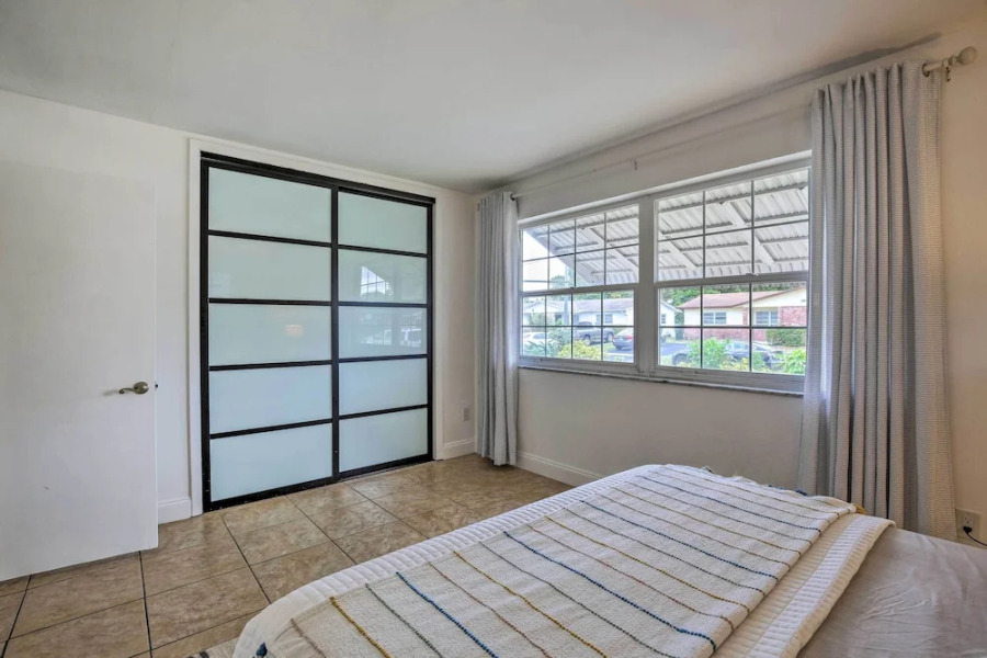 Private Pool & Dock: Coconut Creek Home!