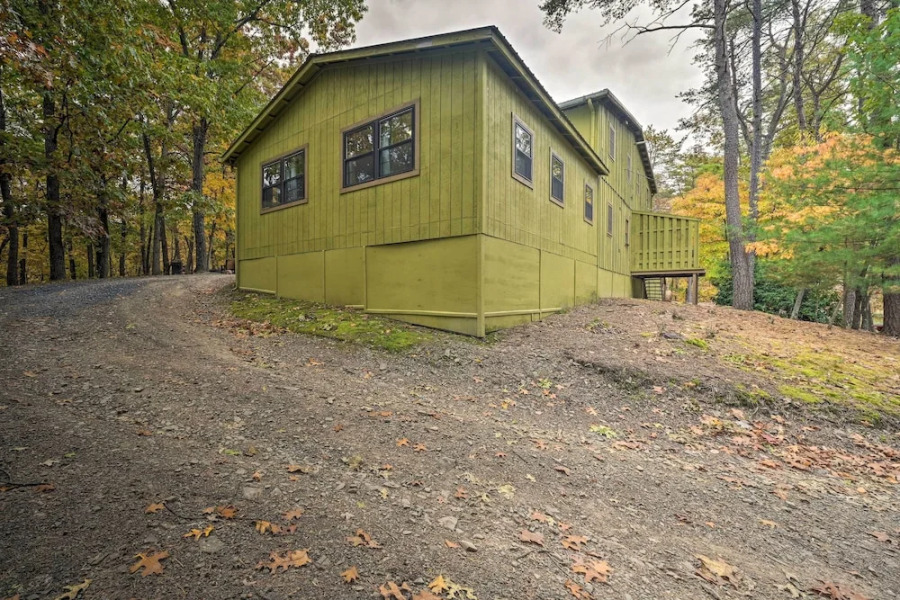1 Mi to Raystown Lake: 'wyatt Earp Cabin' w/ Deck!