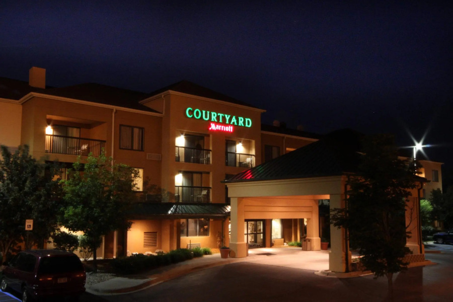 Courtyard Flint by Marriott