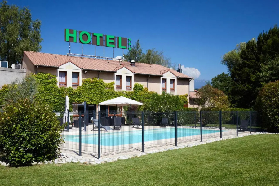 L'Hôtel des Trois Massifs