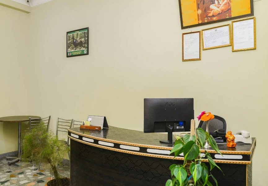 Hotel Mansarovar by OYO