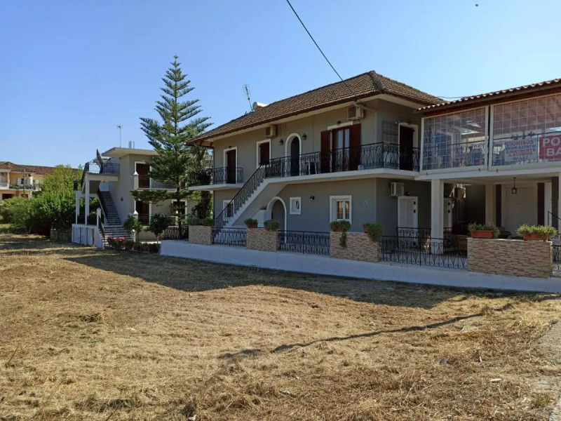 Dionisos Apartments