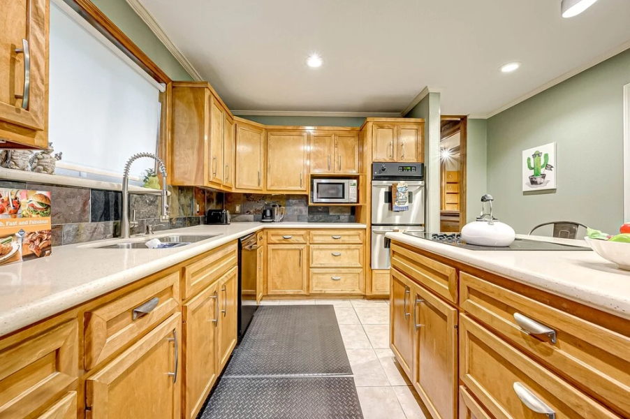 The Hideaway in El Lago, Home Gym, Rain Shower, King Bd, Sleeps 8, Space Center