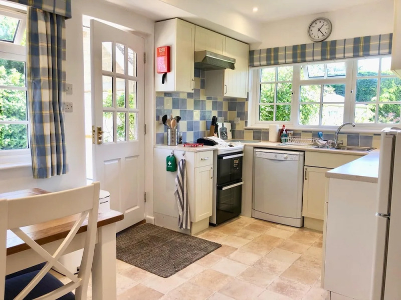 White Roses Coastal Holiday Home