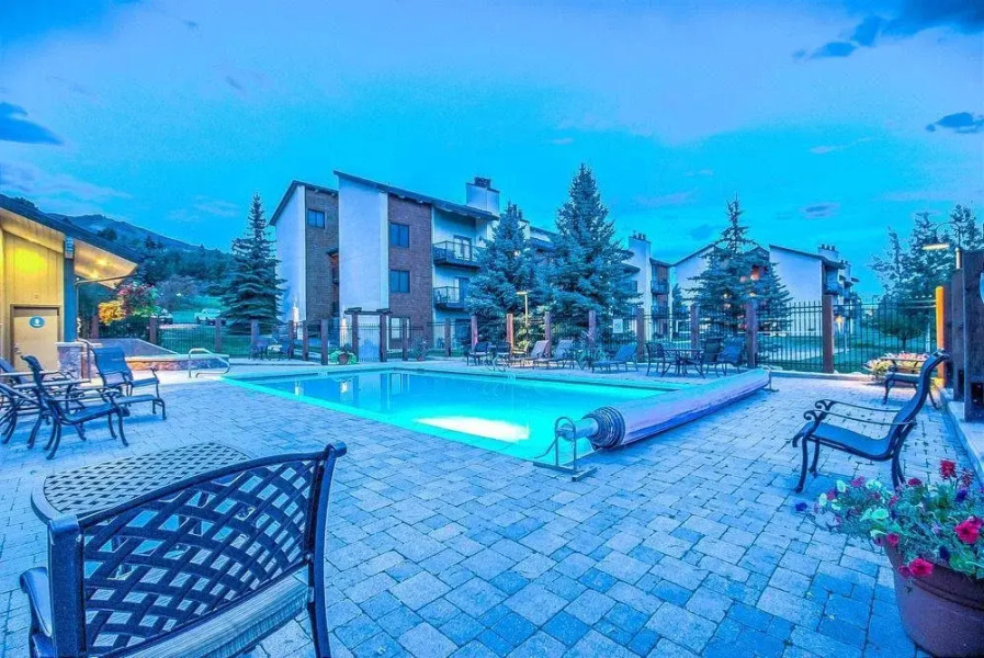 The Rockies by Retreatia