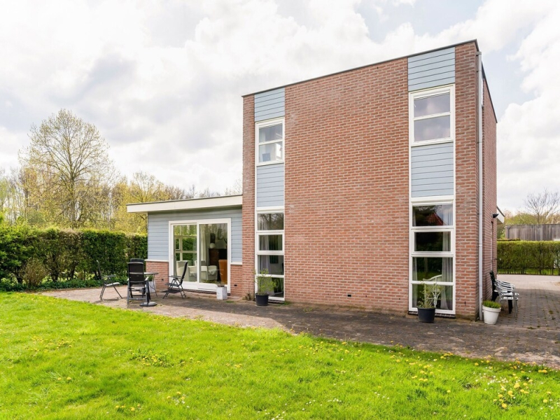 Lovely Holiday Home in Zeewolde With a Swimming Pool