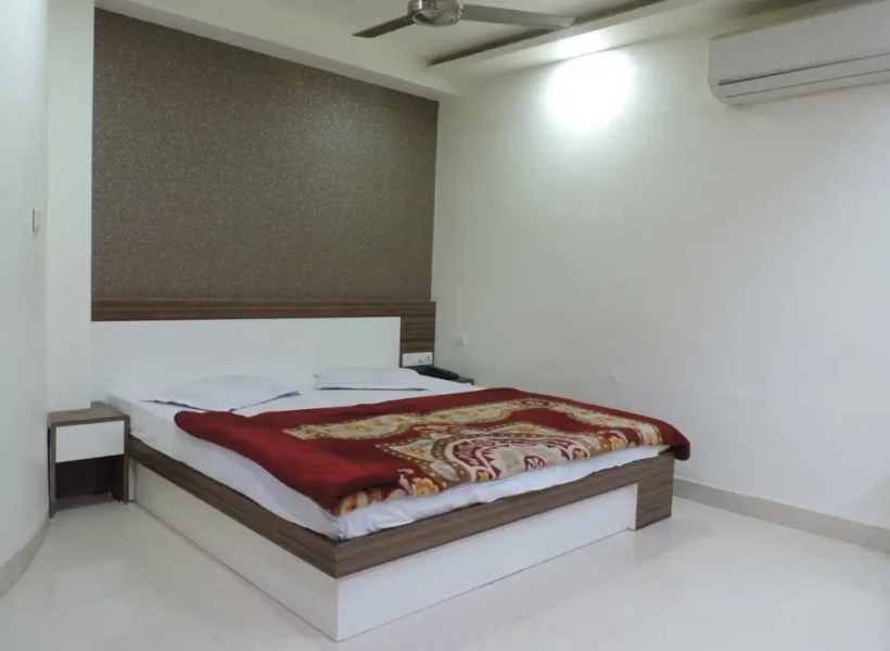 Anroute Stays130- Patel Road