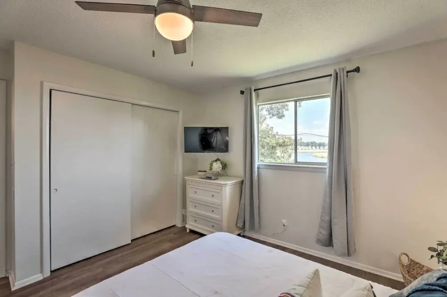 Cozy Hanahan Condo w/ Cooper River Access!