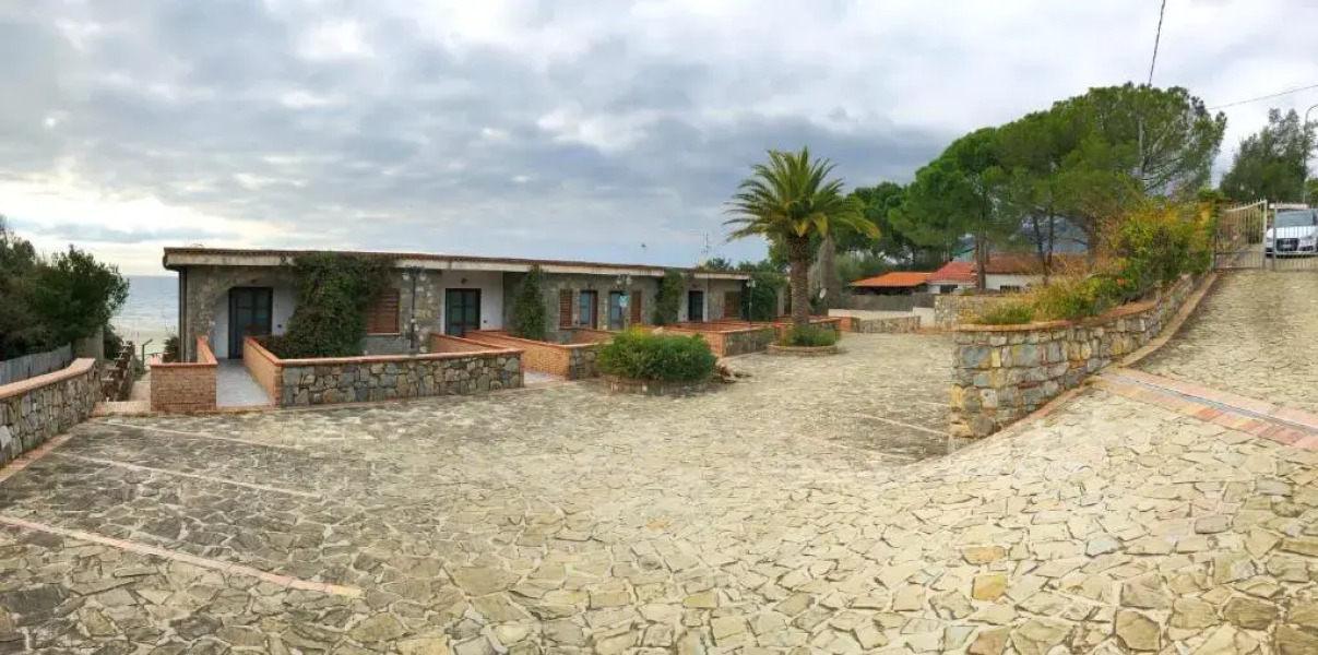 Residence Le Palme - Appartamenti sul mare - Spiaggia tra Palinuro e Caprioli