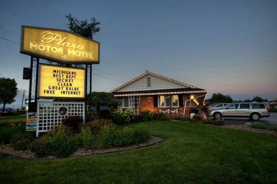 Plaza Motor Motel