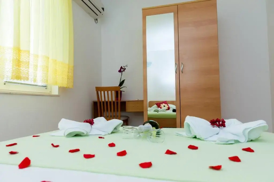 Apartments Tiho & Jelena