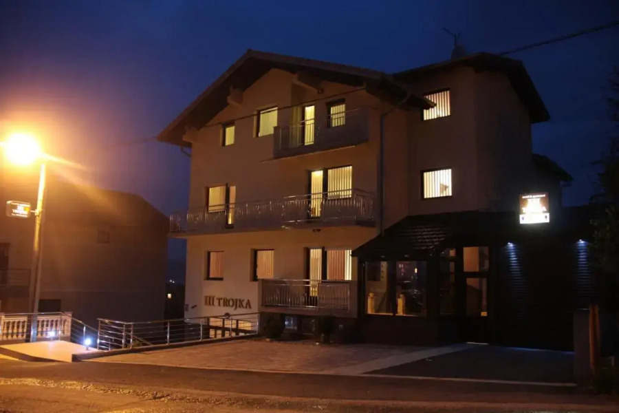 Apartments Trojka