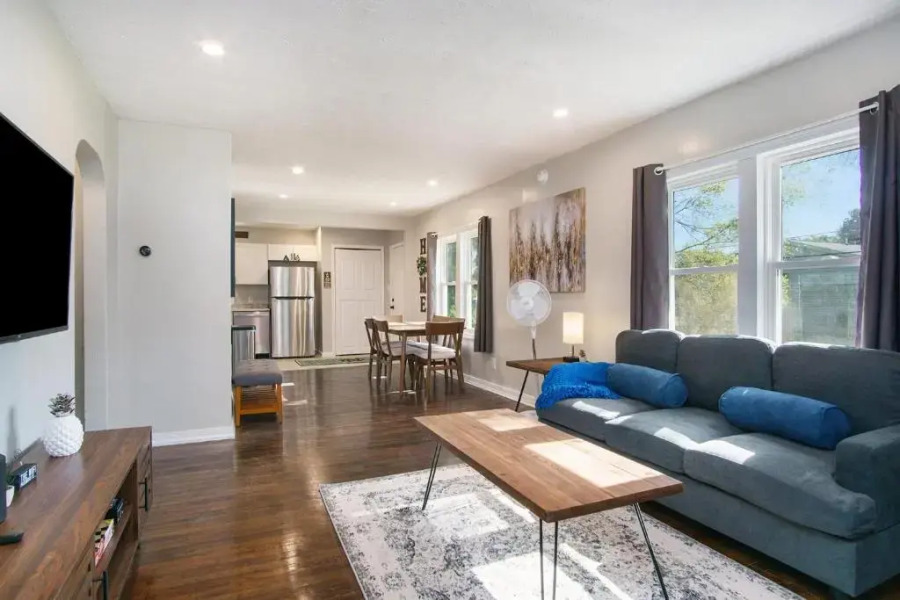 Gorgeous Notre Dame Get Away Comfy Beds Wifi Coffee Games