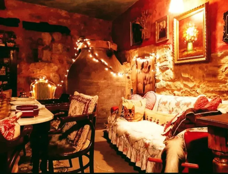 Room in Guest room - Romantic getaway to Valeria