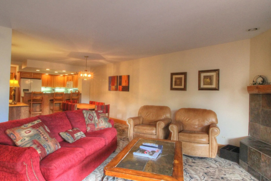 Enzian - CoralTree Residence Collection