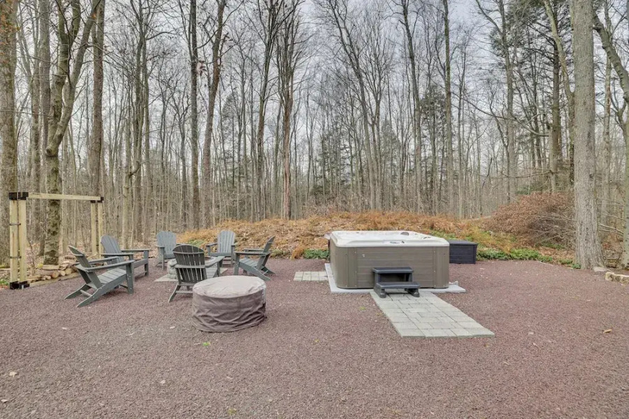 Pocono Pines Home w/ Private Hot Tub!
