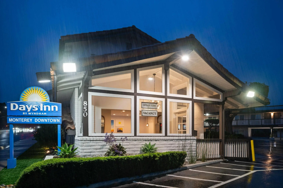 Days Inn by Wyndham Monterey Downtown