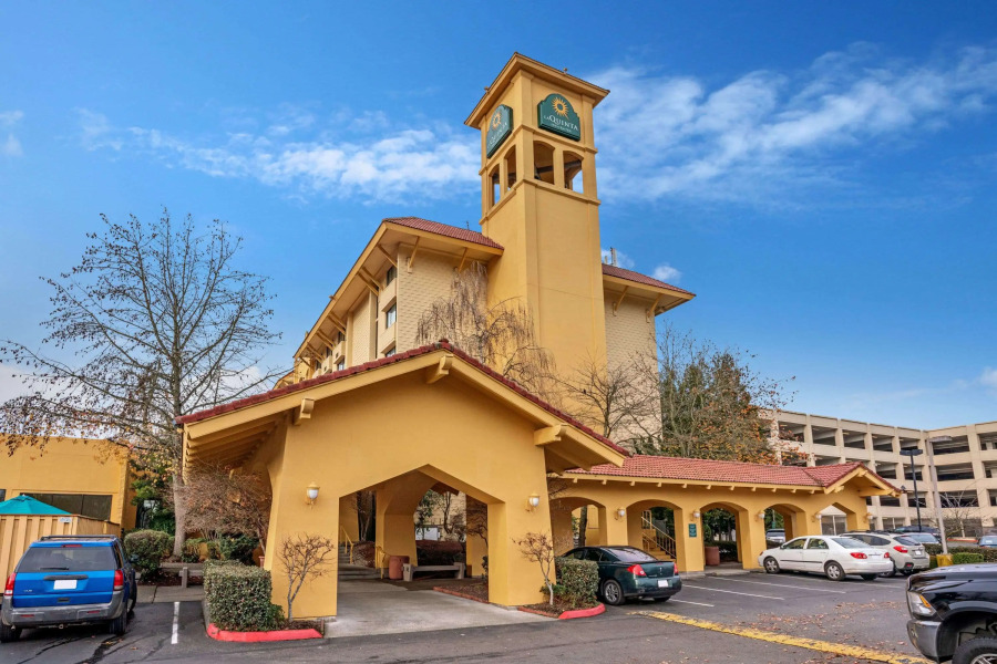 La Quinta Inn & Suites by Wyndham Seattle Sea-Tac Airport