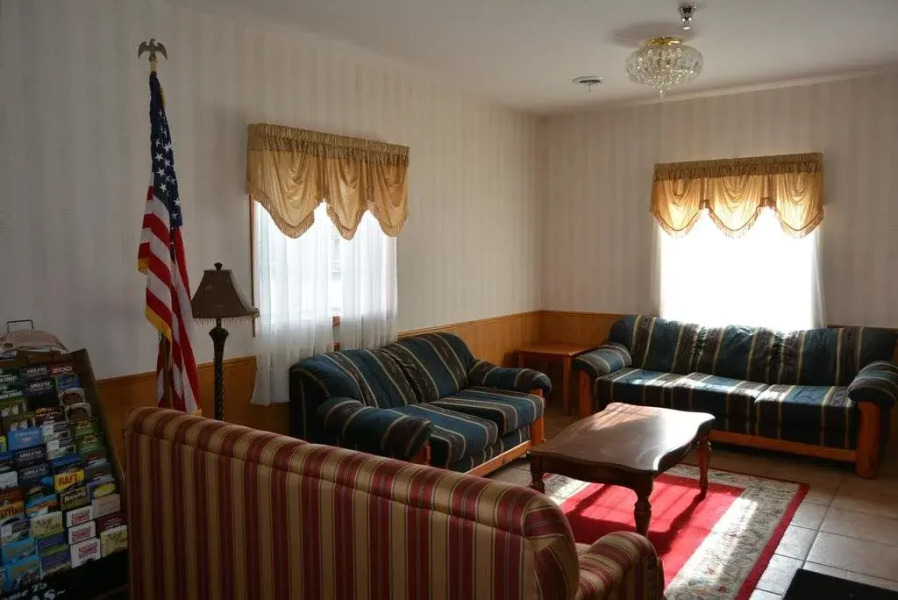 The Regency Inn - Manhattan