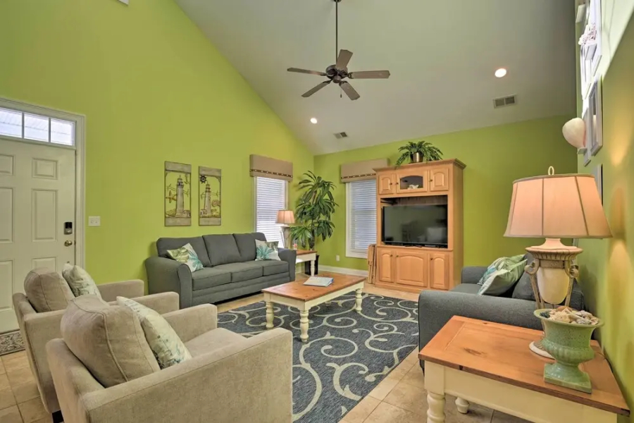 Game Room: Surfside Beach Resort Hideaway!