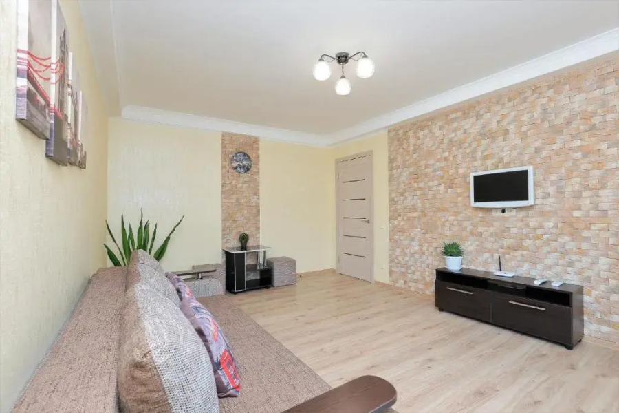 Apartment on Obolonskiy Prospect 16V