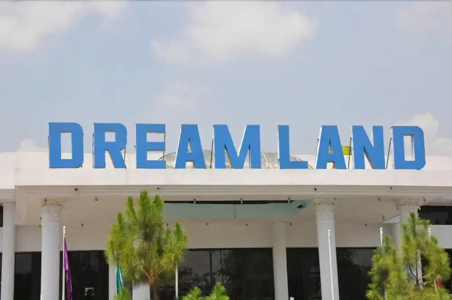 Dreamland Hotel