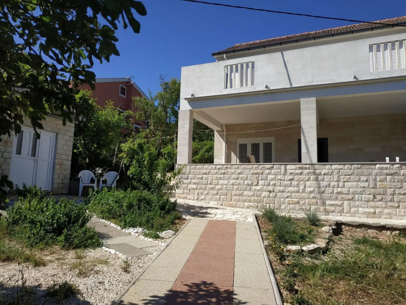 Detached Holiday house few steps from the beach, 2 beautifull sea view terraces