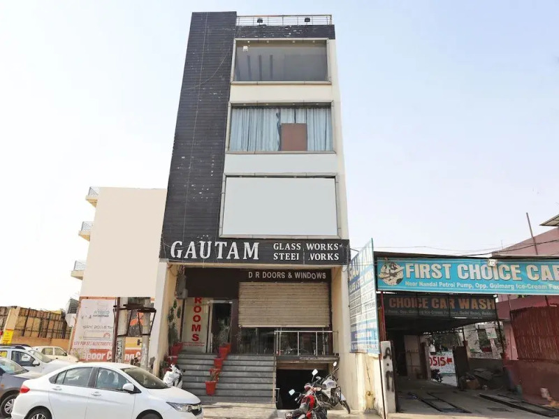 OYO 2616 Hotel Golden Sand