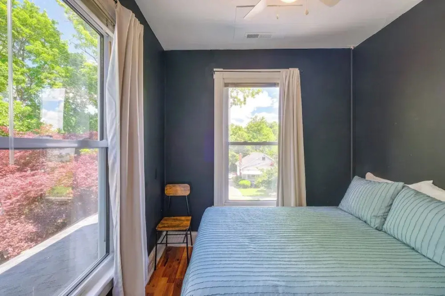 4 Mi to Liberty U: Huge Home w/ Yard & Hot Tub