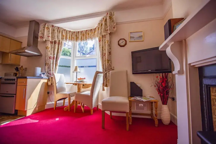 Cladda House & Holiday Apartments