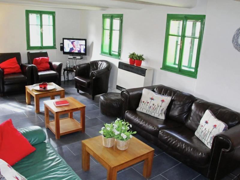 Authentic Holiday Home with Garden near Trutnov