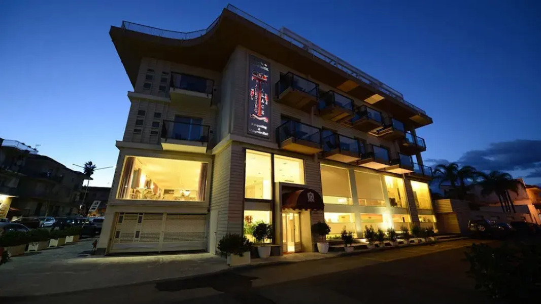 Grand Hotel Yachting Palace