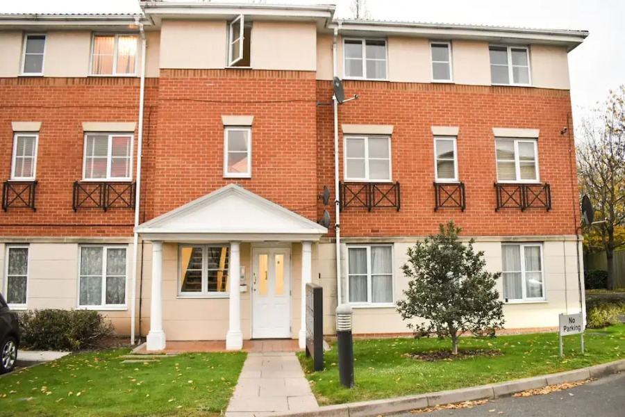 Lovely 2-bed Apartment in West Bromwich