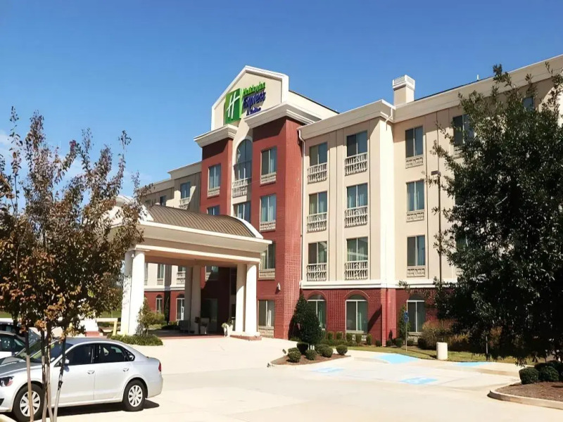 Holiday Inn Express & Suites West by IHG